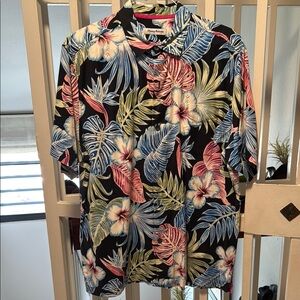 Tommy Bahama Black and Blue Casual Button Down Shirt